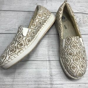 Woman’s Clark Cloudsteppers Woven Flats Size 11